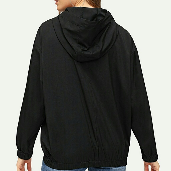 SHEIN GRAPHIC OVERSIZED HOODED WINDBREAKER - Picture 3 of 4